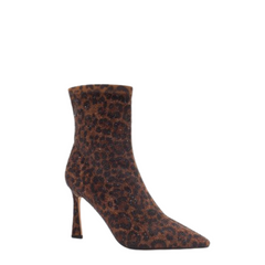 Una Healy I get around wild dazzle