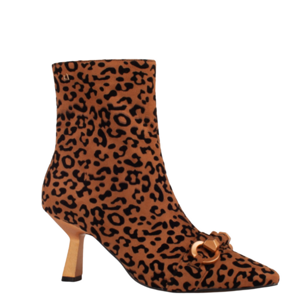 Una Healy - Kissing You - Cheetaby